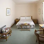 Hotel Rathbaun
