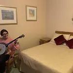 Hotel Rathbaun