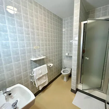 Ξενοδοχείο Rathbaun 2*