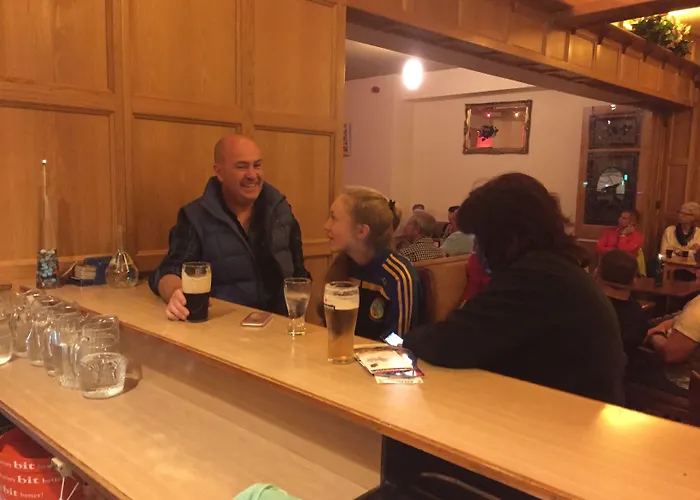 Rathbaun מלון 2*